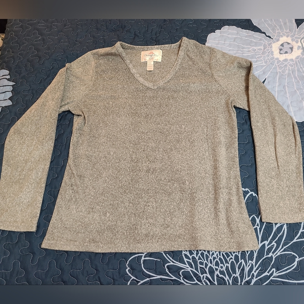 Goodnight Kiss Fleece V-Neck